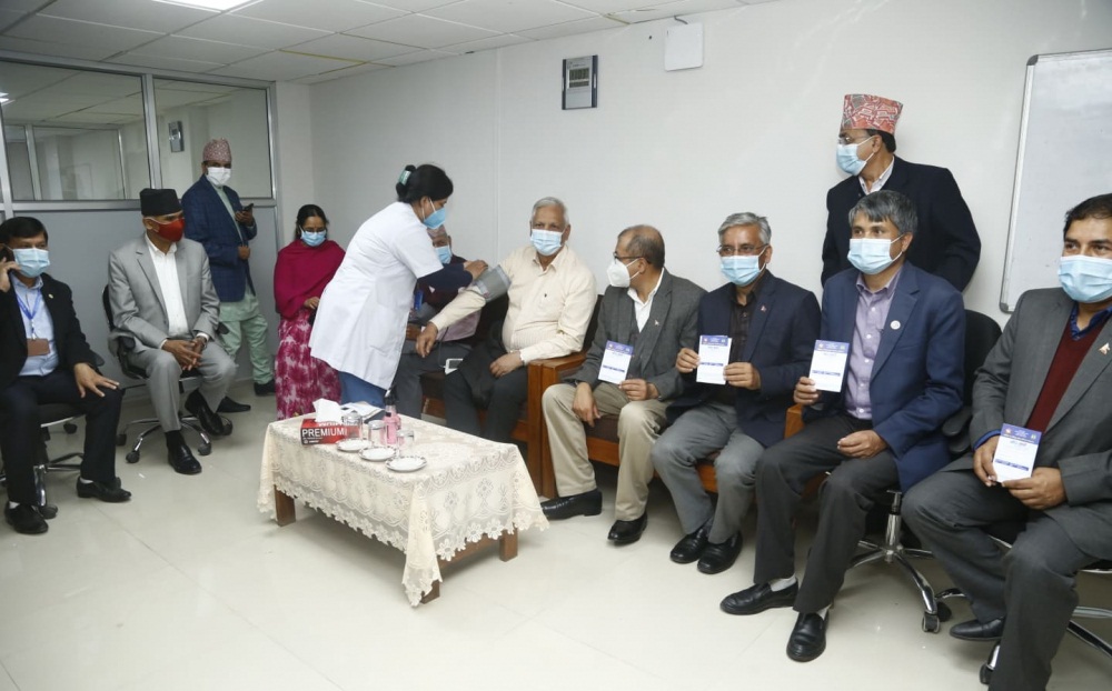 political leaders of nepal taking covid vaccine
